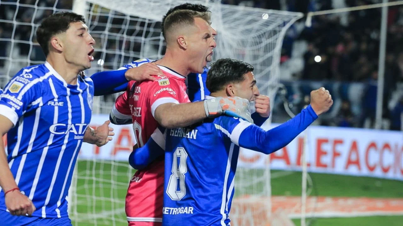 godoi-kroyz-sarmiento-150924