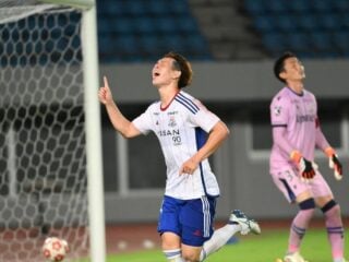 Γιοκοχάμα Μαρίνος - Σαπόρο