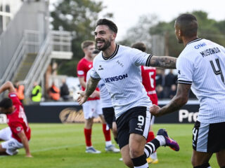 Έρντρι Γιουν. - Έιρ Γιουν.