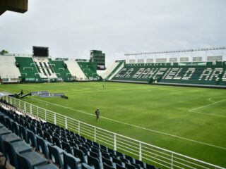 Μπάνφιλντ - Εστουδιάντες