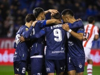 Αρχεντίνος Τζούνιορς - Βελέζ Σάρσφιλντ