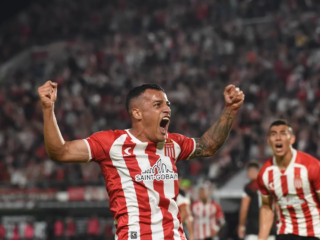 Μπαράκας Σεντράλ - Εστουδιάντες