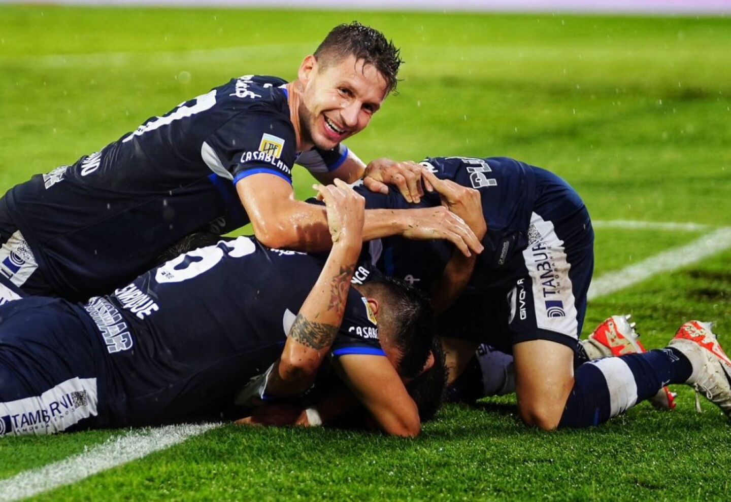 sarmiento-ximnasia-la-plata-181024