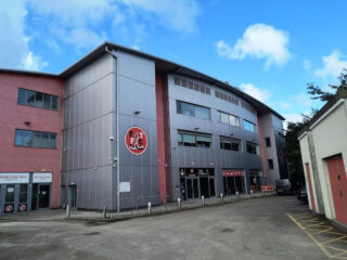 Φλίτγουντ Τάουν - Μπάροου