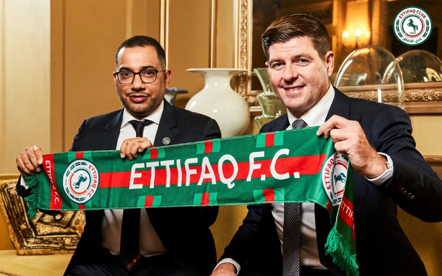 Πύργος της Βαβέλ με υπογραφή Στίβεν Τζέραρντ!