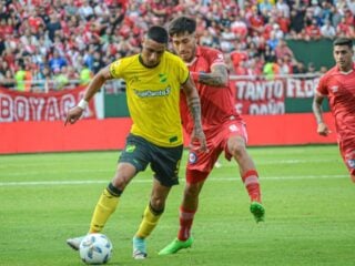 Ντεφένσα Χουστίσια - Αρχεντίνος Τζούνιορς