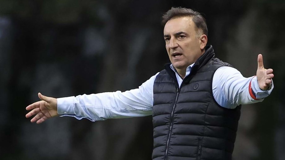 leisoes-mpragka-231124