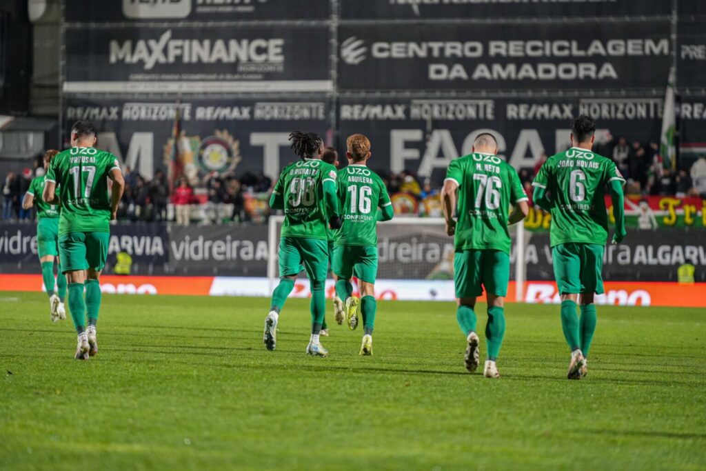 Με τη δύναμη της έδρας