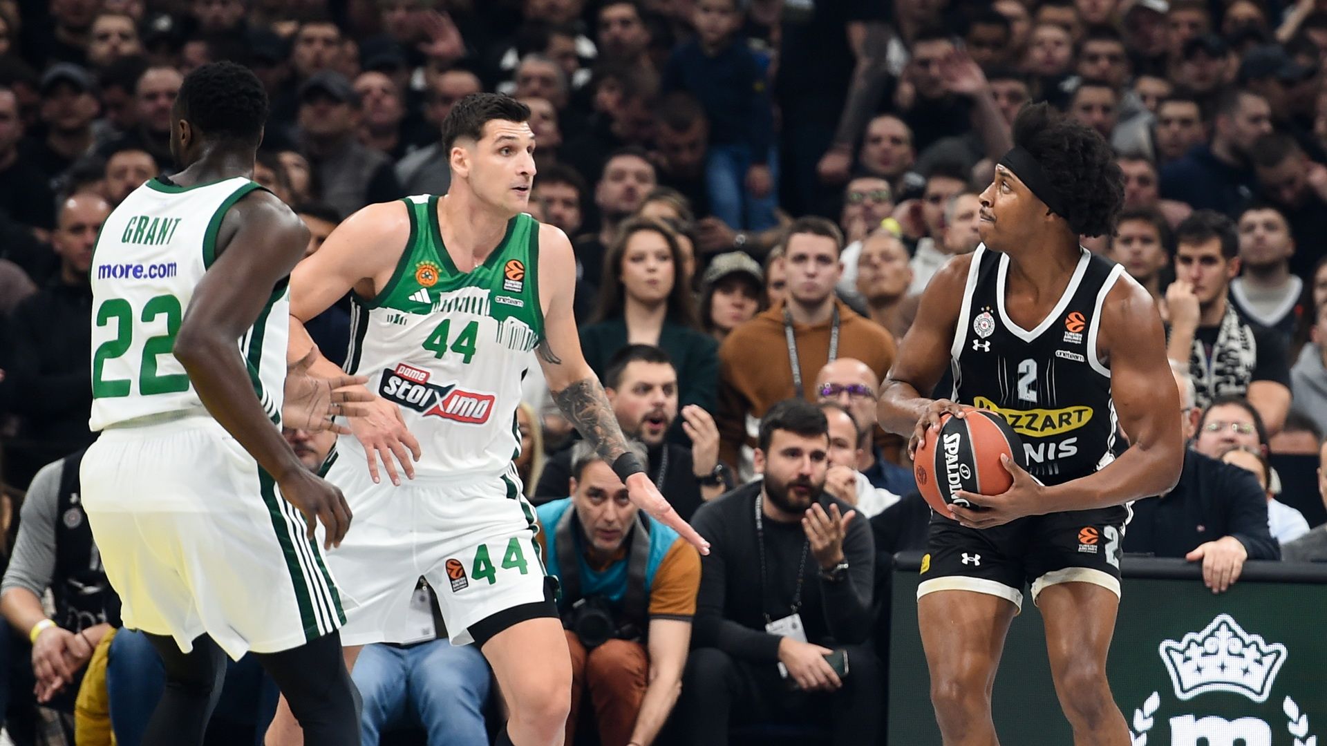 Κλειστό ματς στο Βελιγράδι