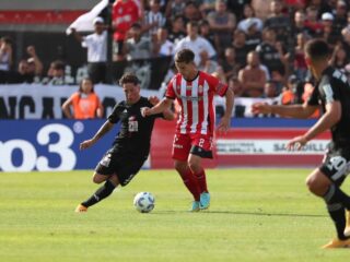 Ντεπορτίβο Ριέστρα - Μπαράκας Σεντράλ