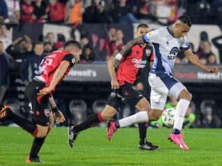 Νιούελς Ολντ Μπόις - Ιντεπεντιέντε Ριβαδάβια