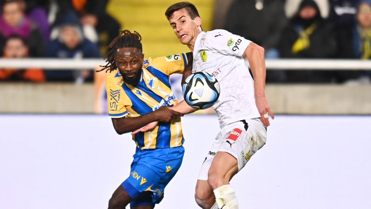 aek-larnakas-apoel-200125