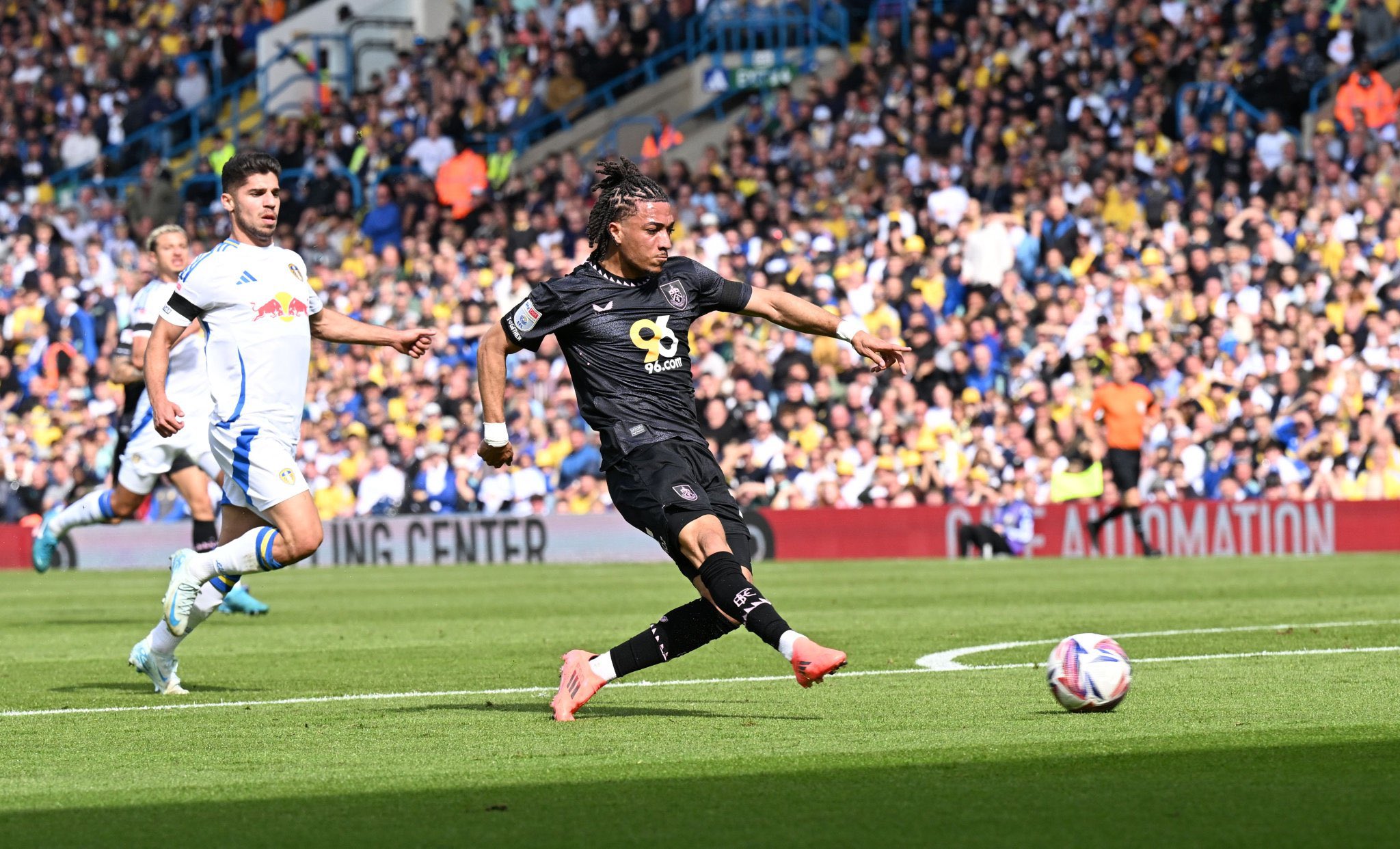 H άμυνα αντέχει την επίθεση