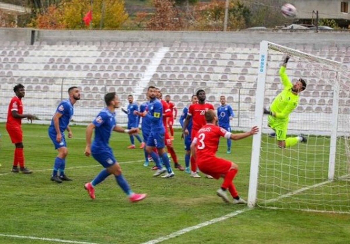 mpylis-ntinamo-tiranon-100125