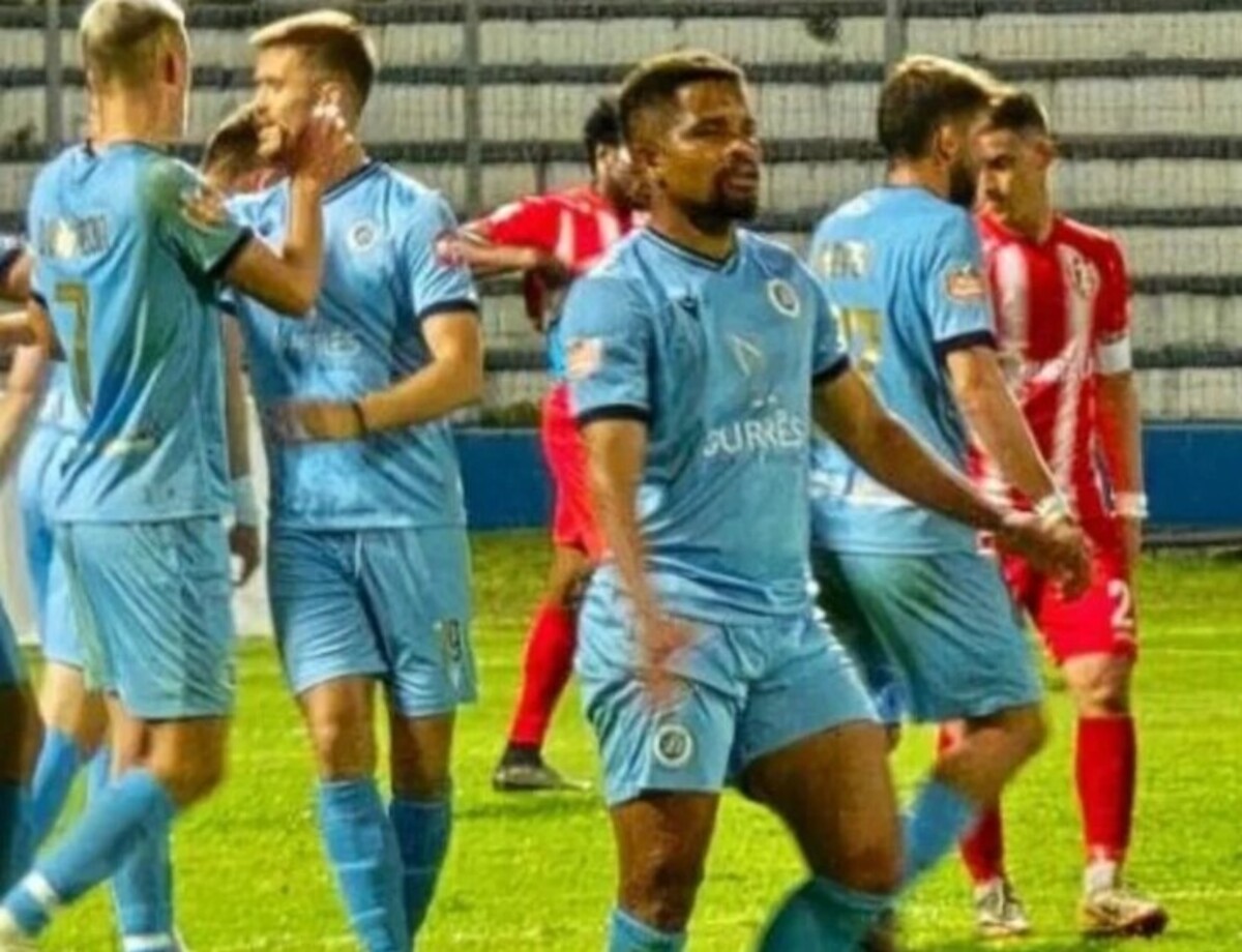 ntinamo-tiranon-skentermpeoy-010225