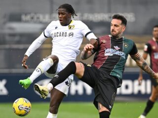 Φαμαλισάο - Εστρέλα Αμαδόρα