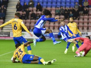 Μάνσφιλντ - Γουίγκαν