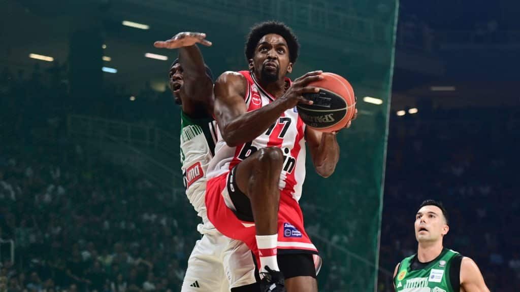 Στα δύσκολα φωνάζει «παρών»