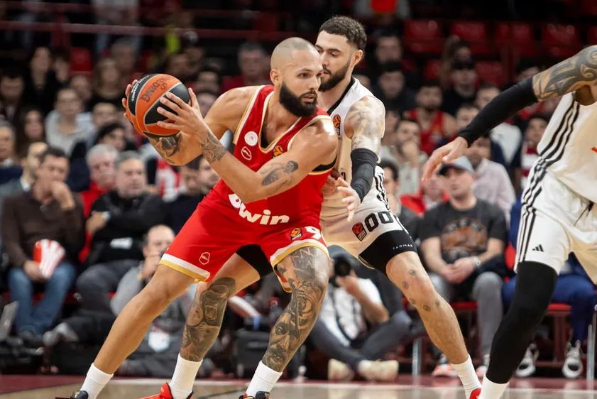 Φορτσάρει για το έβδομο διαδοχικό διπλό