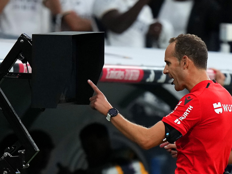 ο-αλαλαγμός-για-ένα-κόρνερ-359062