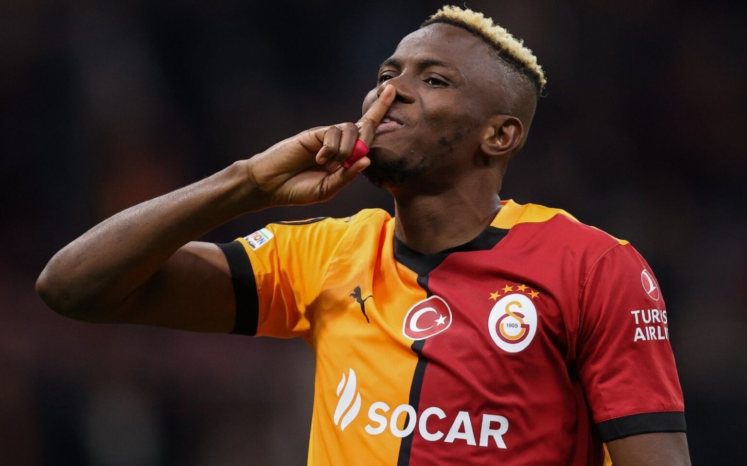 Μόνος του και όλοι τους!