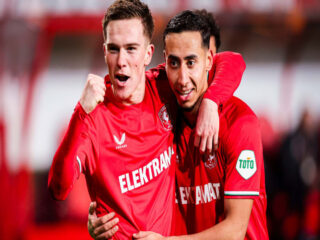 Γκόου Αχέντ Ιγκλς - Τβέντε