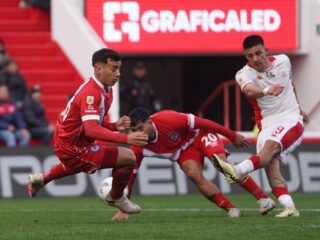 Αρχεντίνος Τζούνιορς - Ουρακάν