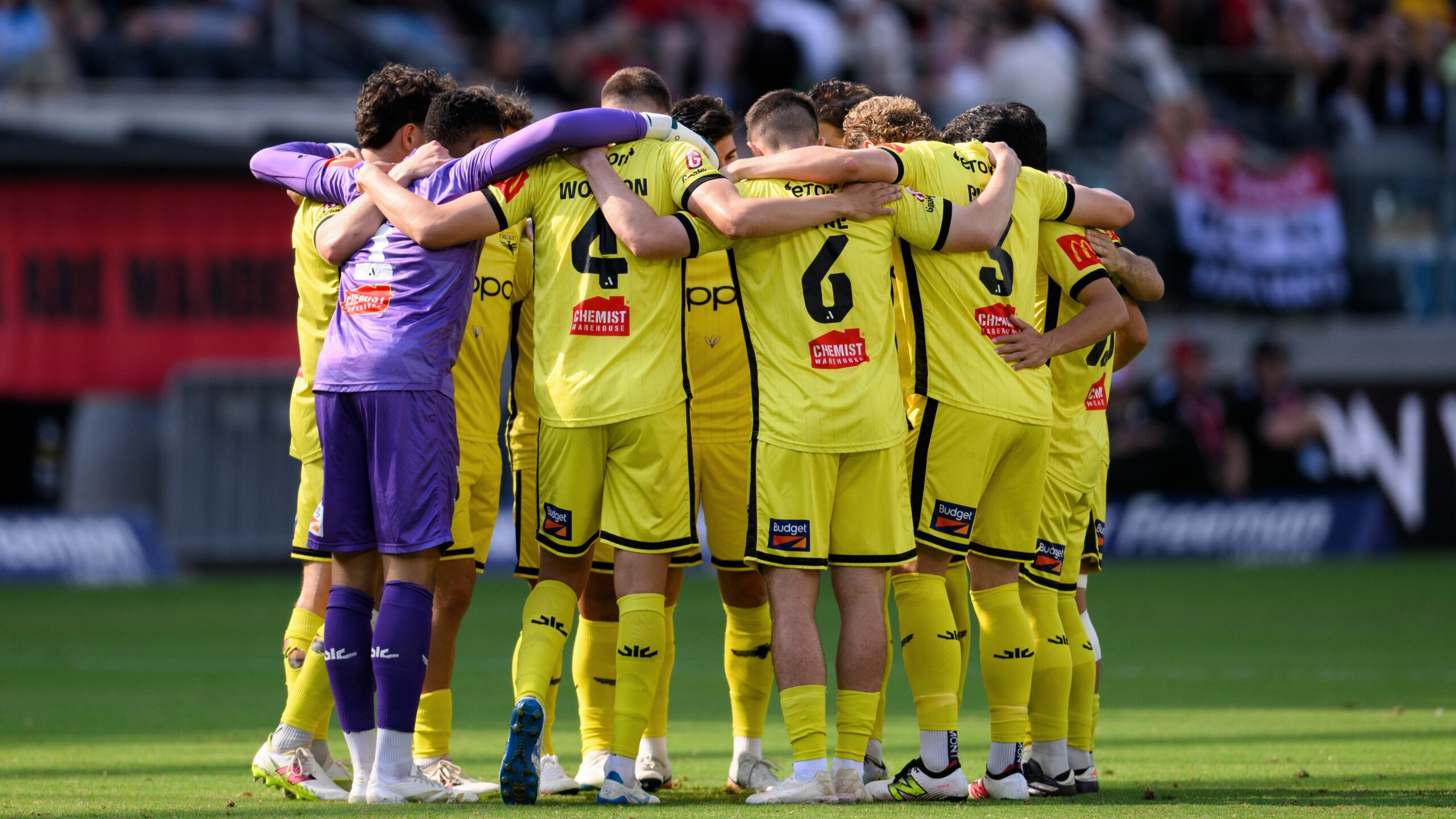 melmpoyrn-viktori-oyelingkton-foiniks-140225