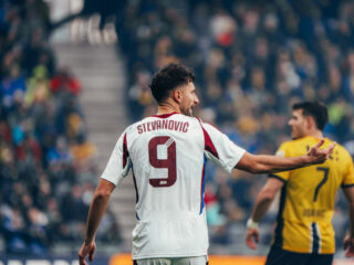 Σερβέτ - Γιουνγκ Μπόις