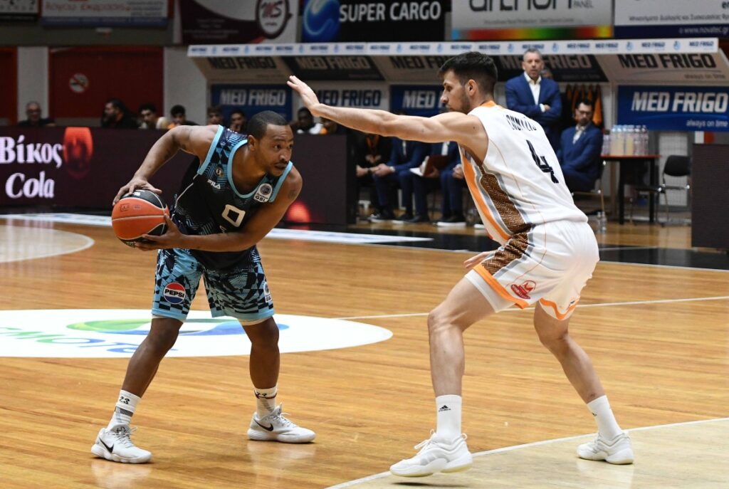 Στενεύουν τα περιθώρια για τον Κολοσσό