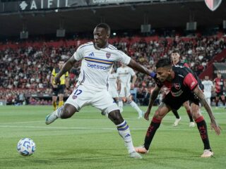 Νιούελς Ολντ Μπόις - Μπόκα Τζούνιορς