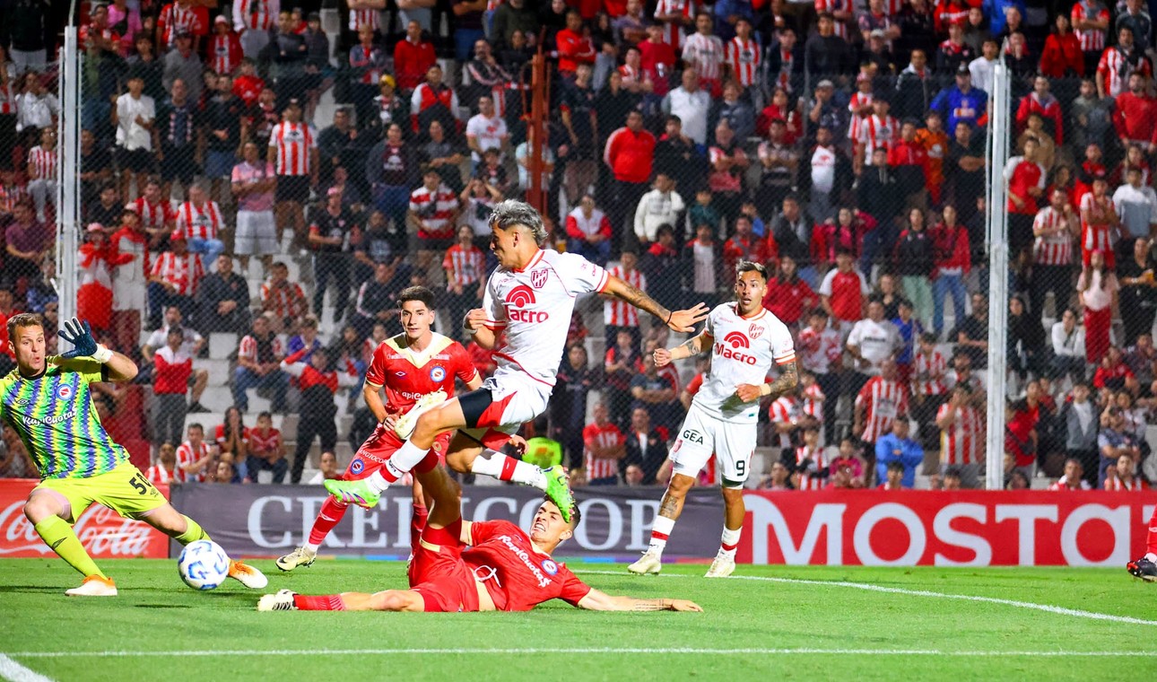 Αρχεντίνος Τζούνιορς - Ινστιτούτο προγνωστικά