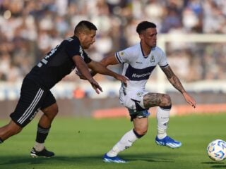 Χιμνάσια Λα Πλάτα - Ντεπορτίβο Ριέστρα