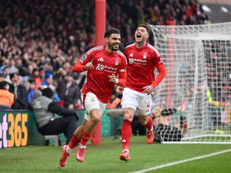 εμείς-χαρταετό-αυτές-combo-και-γκολ-365502