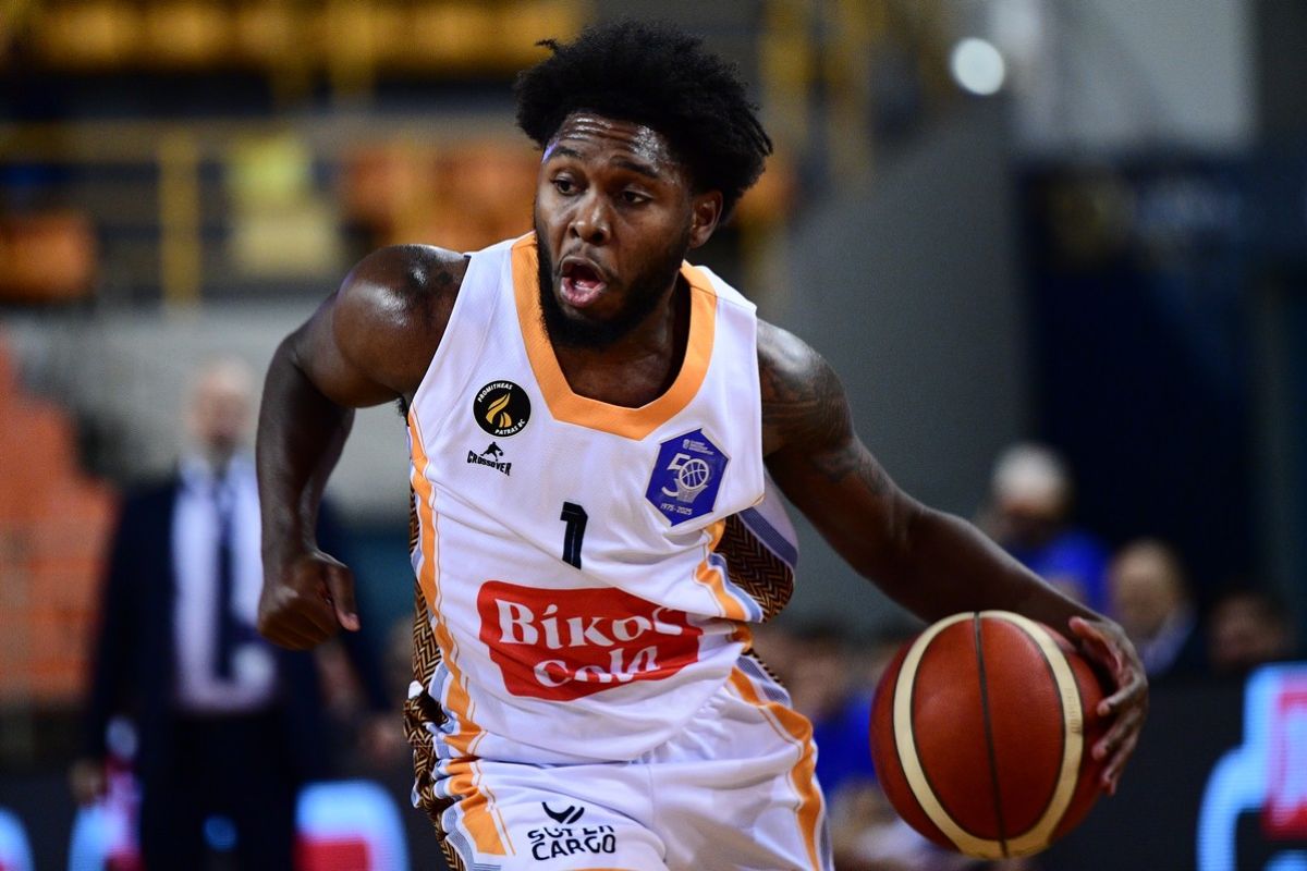 Ο Ουόκερ κάνει αυτό που ξέρει καλά