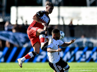 Ντεπορτίβο Ριέστρα - Ρίβερ Πλέιτ