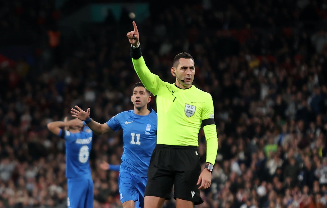 ολυμπιακος αεκ διαιτητης