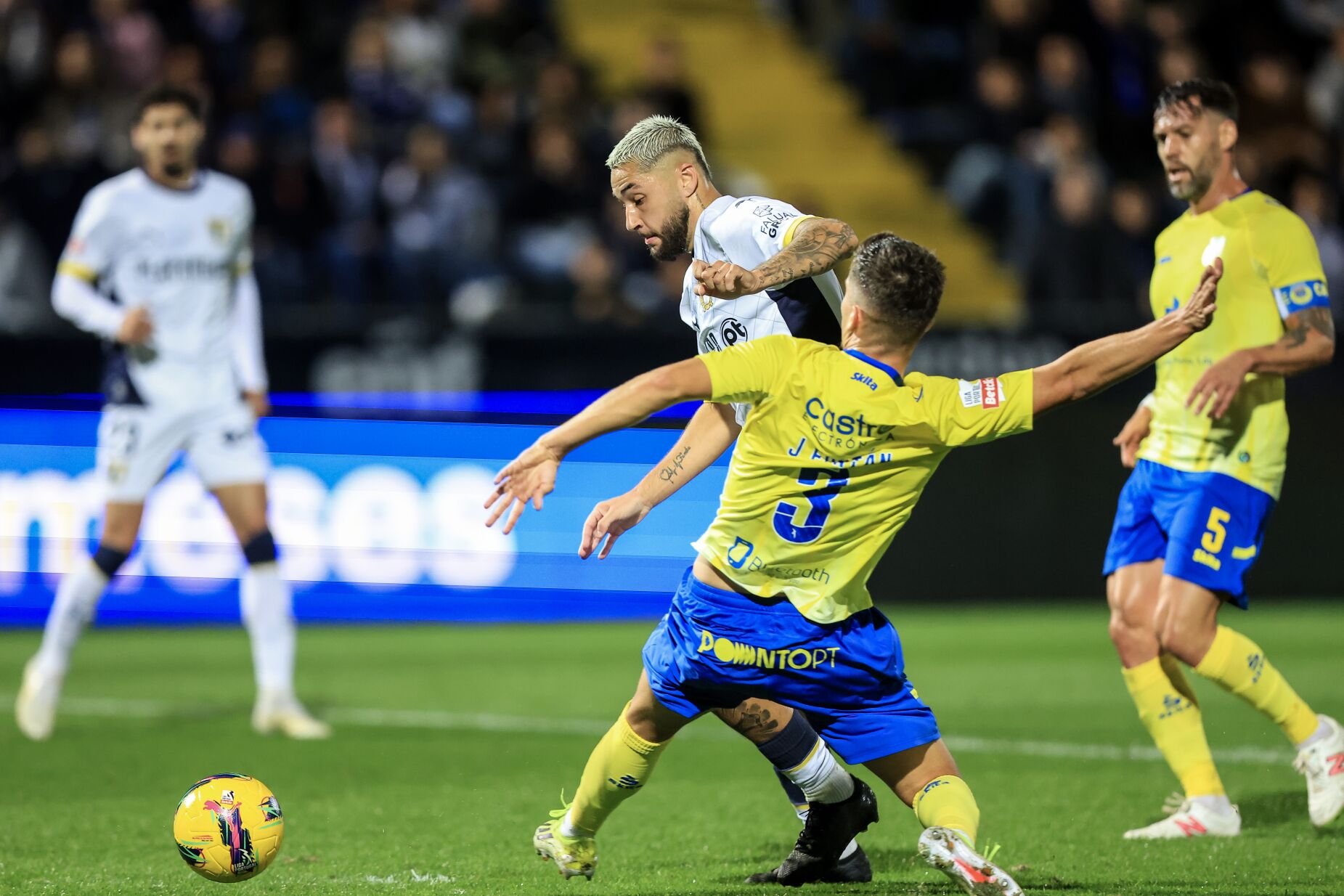 aroyka-famalisao-050425