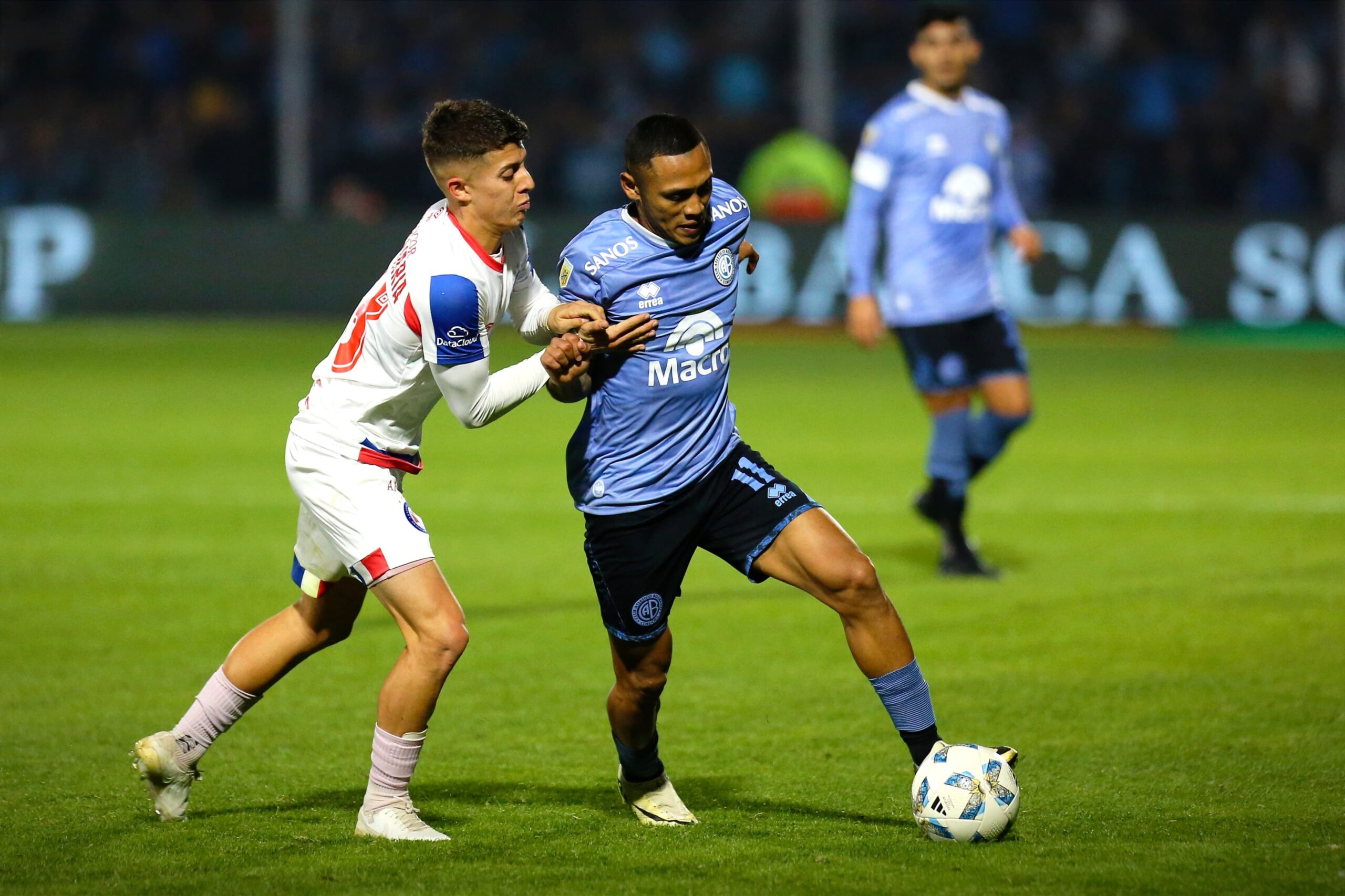 mpelgrano-arxentinos-tzoyniors-270425