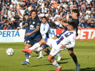 Γοδόι Κρουζ - Ιντεπεντιέντε Ριβαδάβια