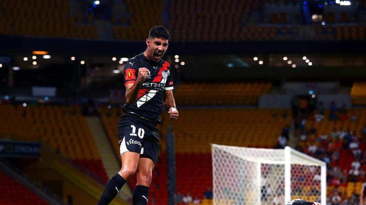 melmpoyrn-siti-mprismpen-roar-110425