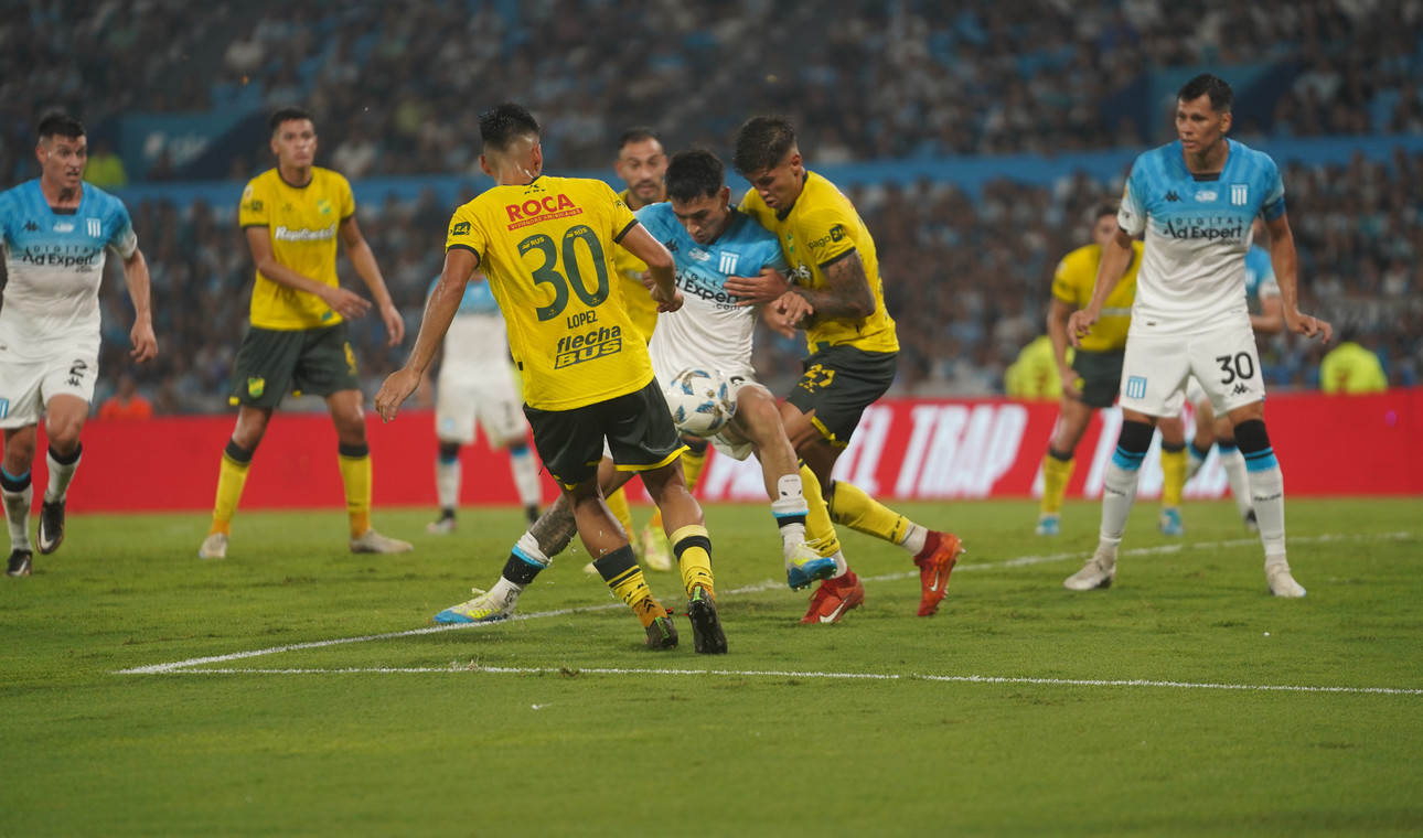 ntefensa-xoystisia-rasingk-kloymp-290425