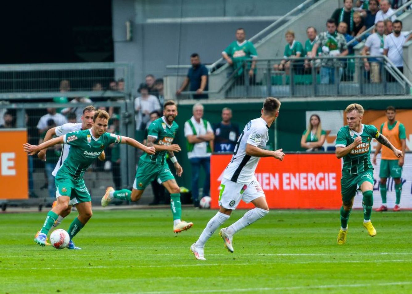 stoyrm-gkrats-rapint-viennis-040425