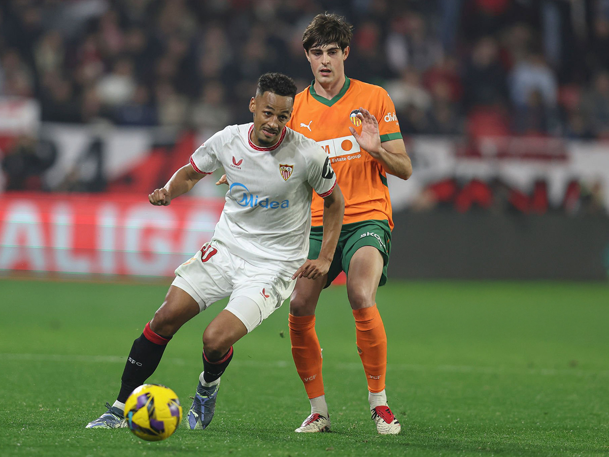 valenthia-sevilli-110425