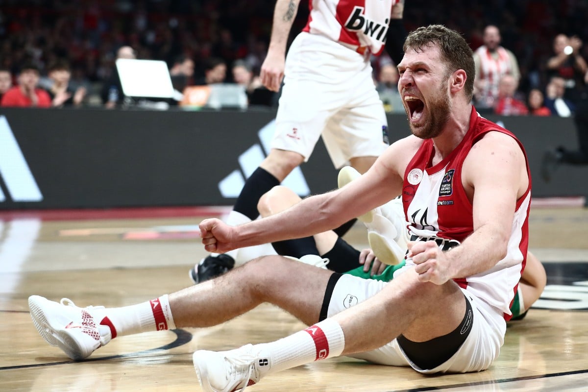 Ποντάρει σε Βεζένκοφ ο Ολυμπιακός