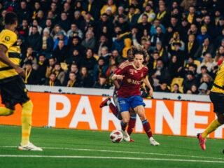 Σερβέτ - Γιουνγκ Μπόις