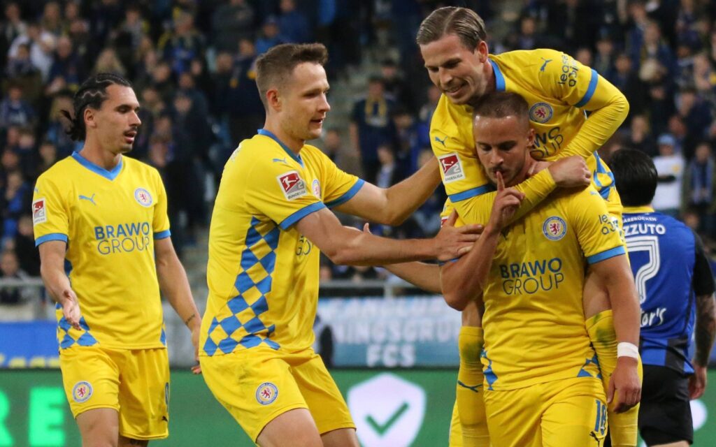 Με τον «αέρα» του 2-0 η Άιντραχτ