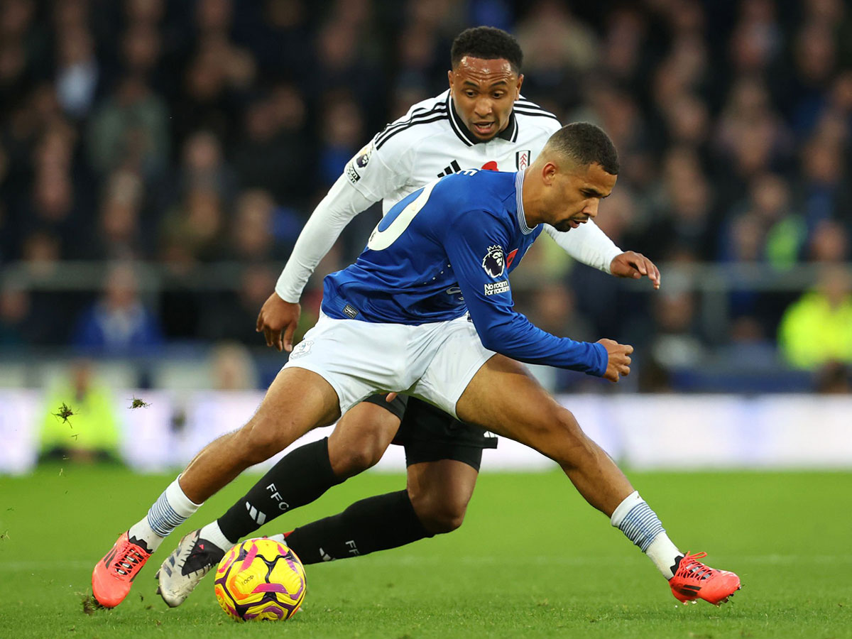 foylam-everton-100525