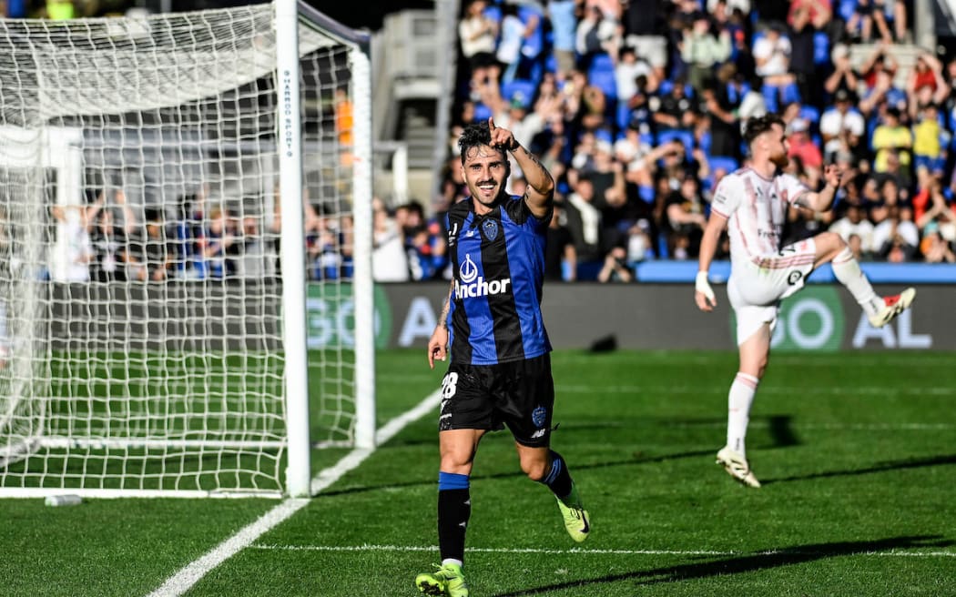 melmpoyrn-viktori-oklant-170525