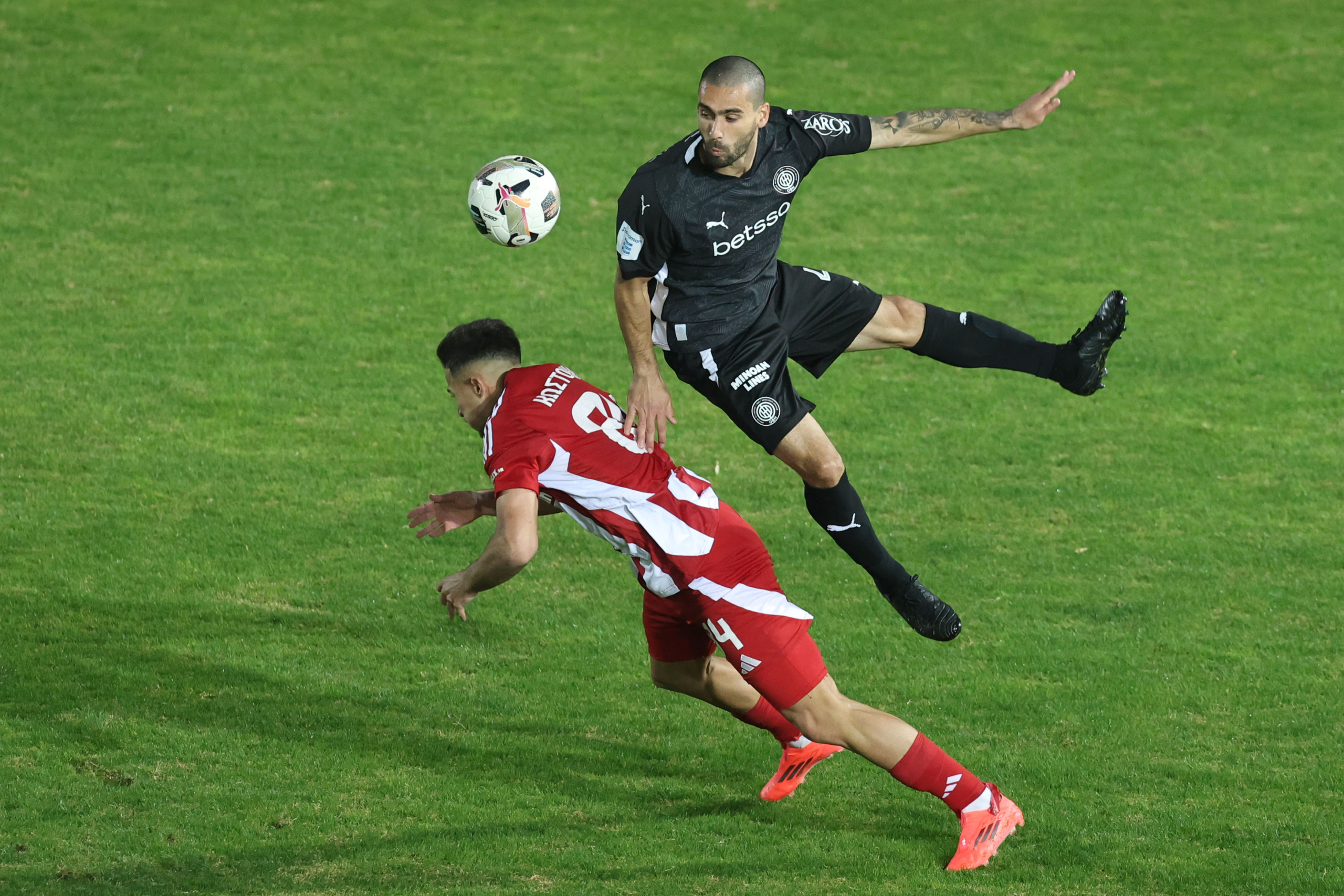 Κάρτες στον τελικό